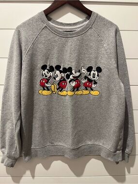 Disney Mickey Mouse Embroidered Poses Gray Raglan Crewneck Sweatshirt M
